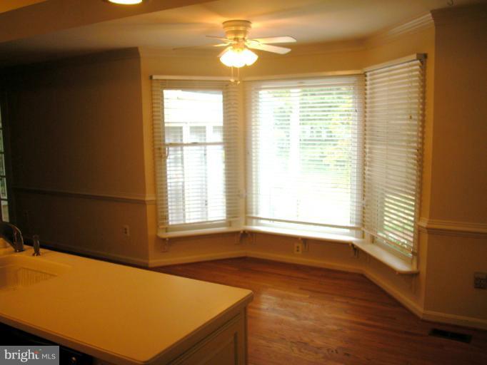 9108 Stonewall Road Manassas, VA 20110 - Photo 7 of 25 Kitchen