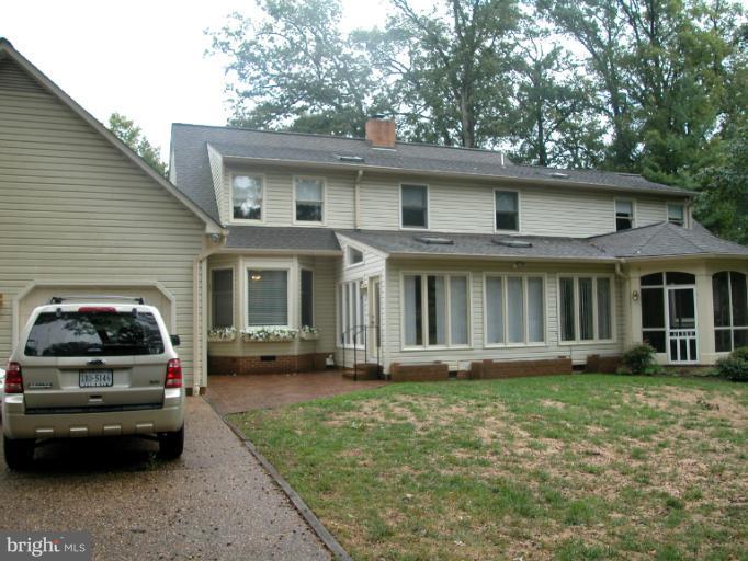 9108 Stonewall Road Manassas, VA 20110 - Photo 9 of 25 Exterior (Rear)