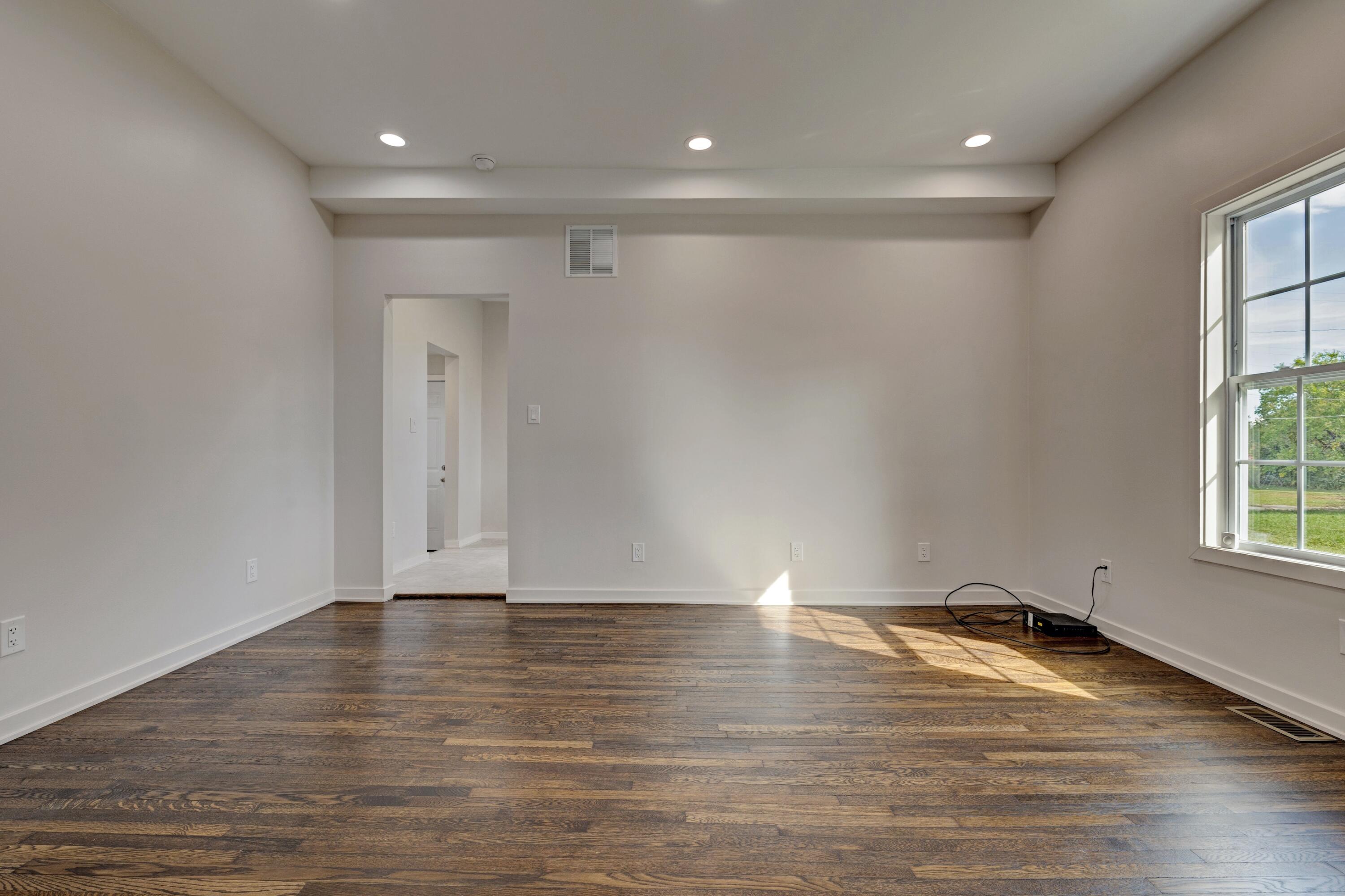 6142 Commonwealth Street Detroit, MI 48208 - Photo 11 of 48 10) Living Room