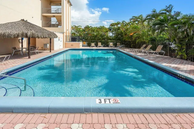$459,900 | 750 Northeast Spanish River Boulevard, Unit 1090, Boca Raton, FL 33431