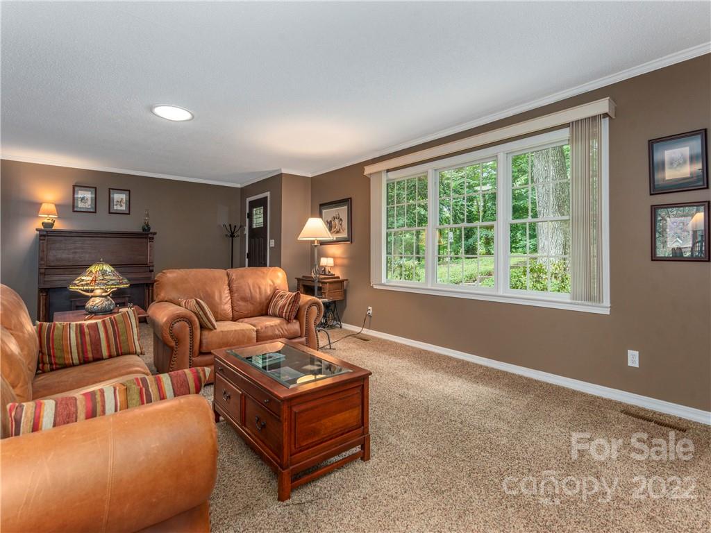 57 Faircrest Road Asheville, NC 28804 - Photo 4 of 35 Gallery Image 4