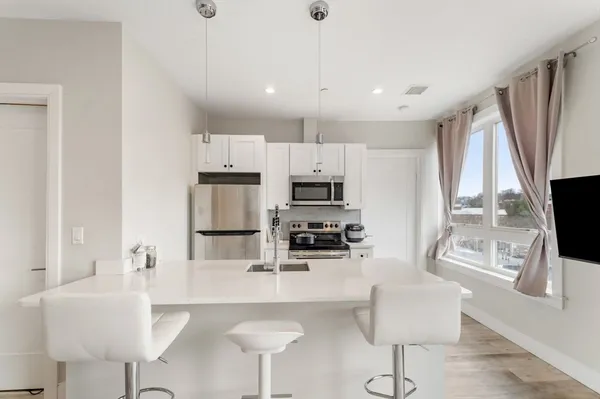 $3,295 | 1457 Tremont Street, Unit 502, Boston, MA 02120