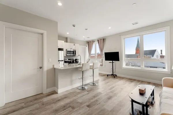 $3,295 | 1457 Tremont Street, Unit 502, Boston, MA 02120