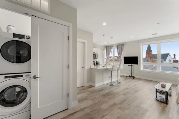 $3,295 | 1457 Tremont Street, Unit 502, Boston, MA 02120