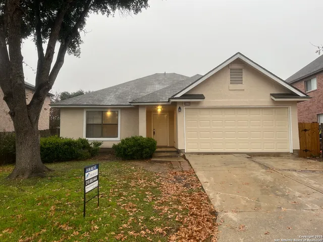 $1,695 | 8230 Cantura Mills, Converse, TX 78109