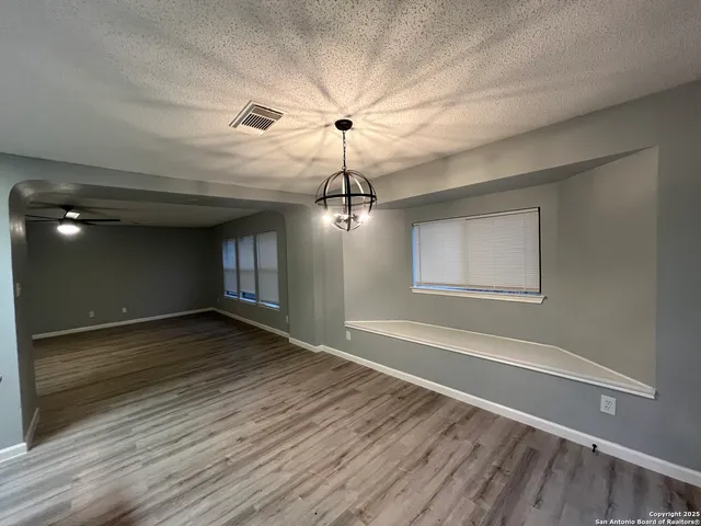 $1,695 | 8230 Cantura Mills, Converse, TX 78109