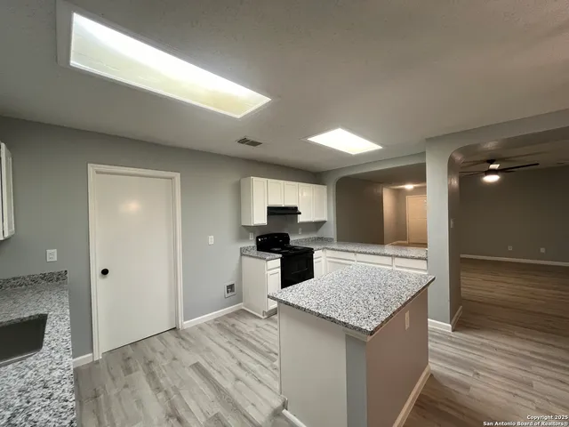 $1,695 | 8230 Cantura Mills, Converse, TX 78109