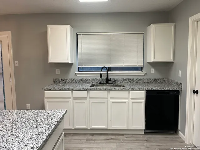 $1,695 | 8230 Cantura Mills, Converse, TX 78109