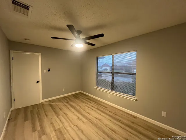 $1,695 | 8230 Cantura Mills, Converse, TX 78109