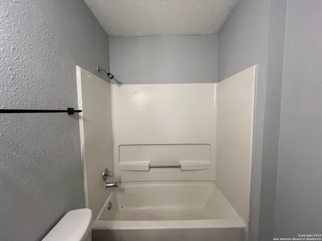 $1,695 | 8230 Cantura Mills, Converse, TX 78109