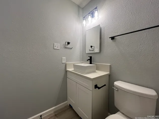 $1,695 | 8230 Cantura Mills, Converse, TX 78109