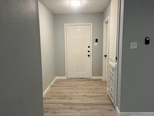 $1,695 | 8230 Cantura Mills, Converse, TX 78109