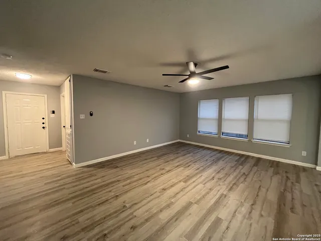 $1,695 | 8230 Cantura Mills, Converse, TX 78109