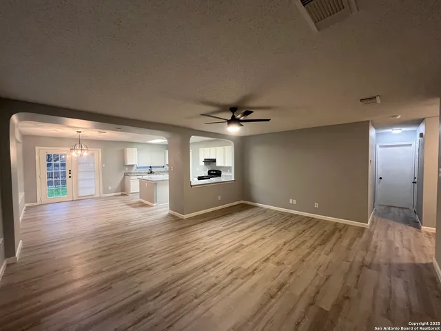 $1,695 | 8230 Cantura Mills, Converse, TX 78109