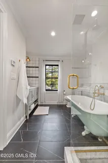 $3,295,000 | 175 Lake Avenue, Greenwich, CT 06830