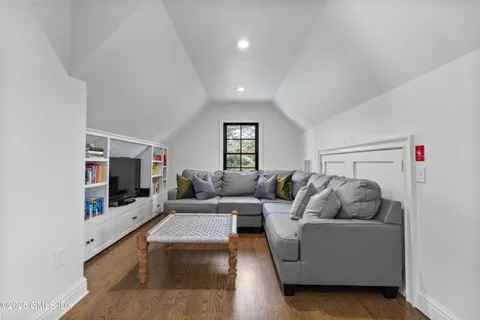 $3,295,000 | 175 Lake Avenue, Greenwich, CT 06830