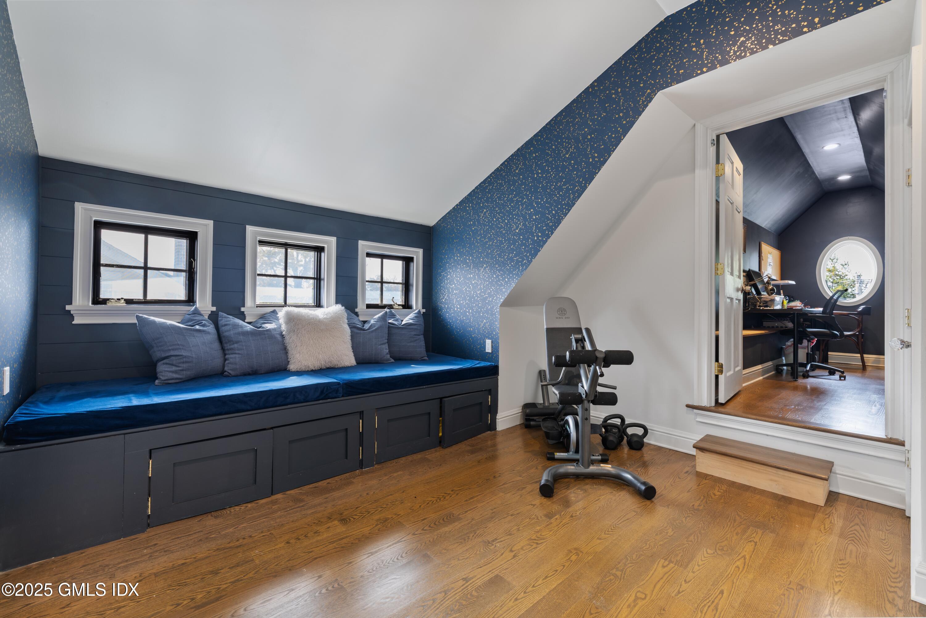 175 Lake Avenue Greenwich, CT 06830 - Photo 21 of 30 16 Attic window seat office