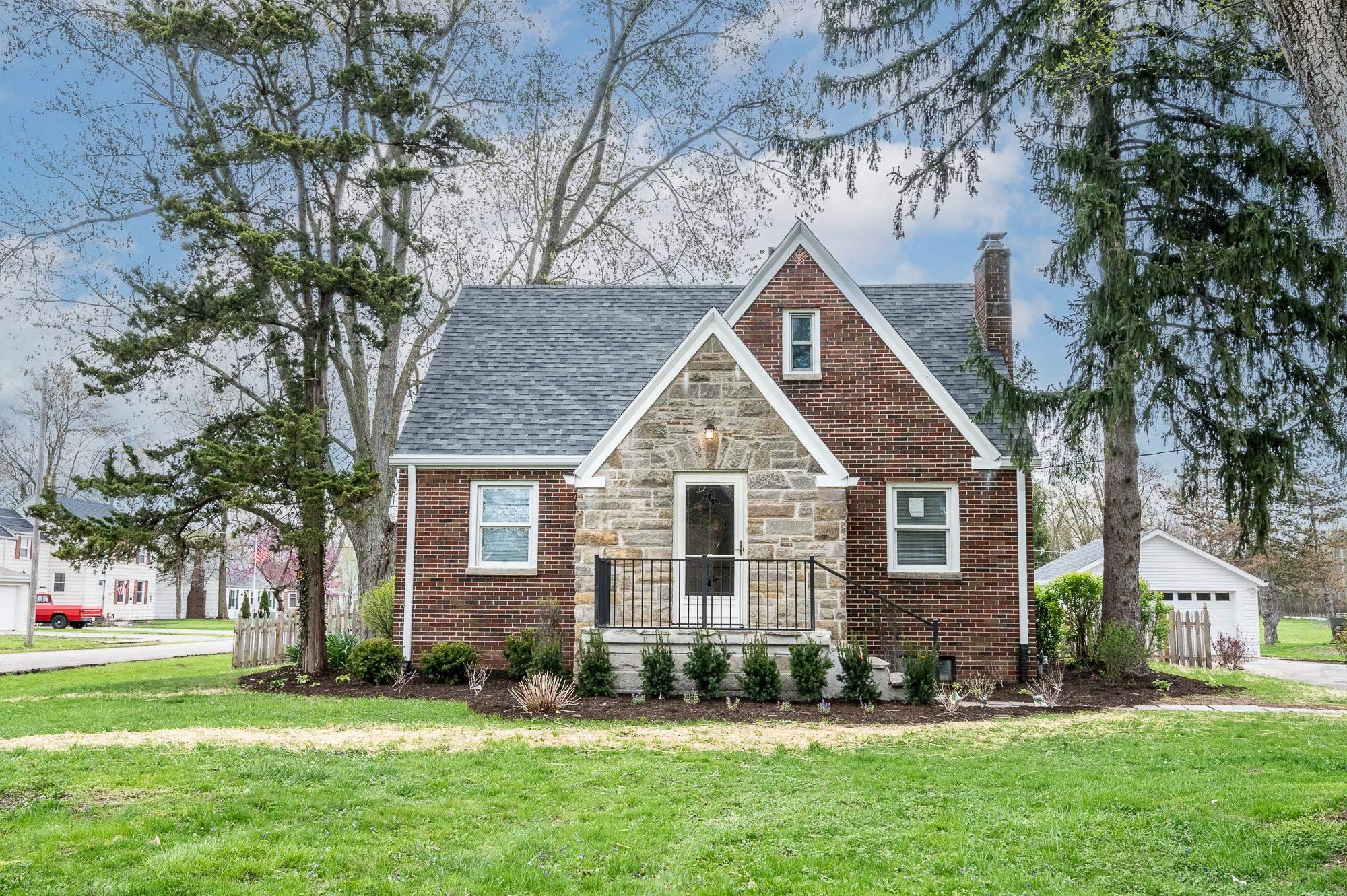 1905 Reckeweg Road Fort Wayne, IN 46804 - Photo 1 of 35