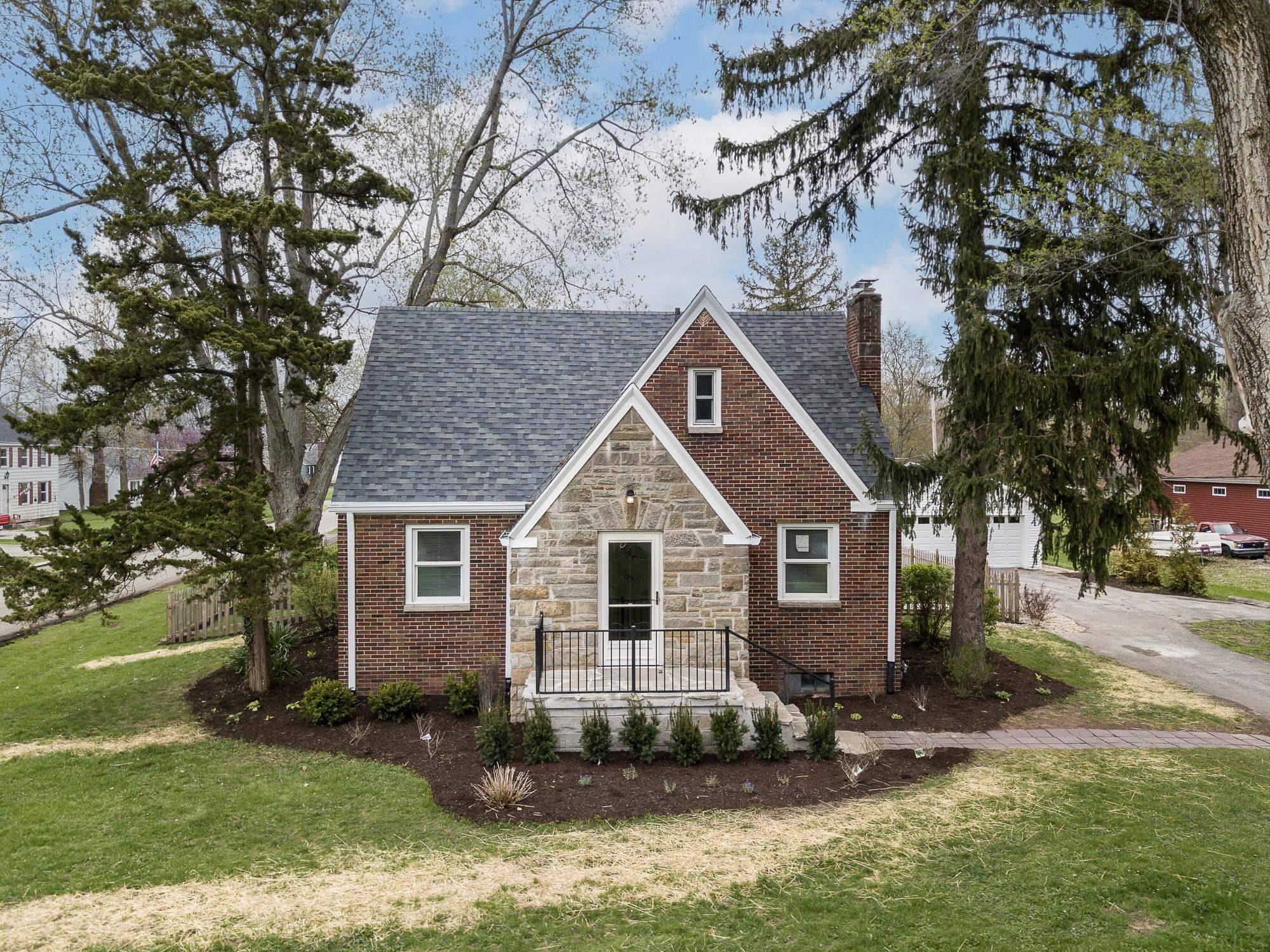 1905 Reckeweg Road Fort Wayne, IN 46804 - Photo 2 of 35