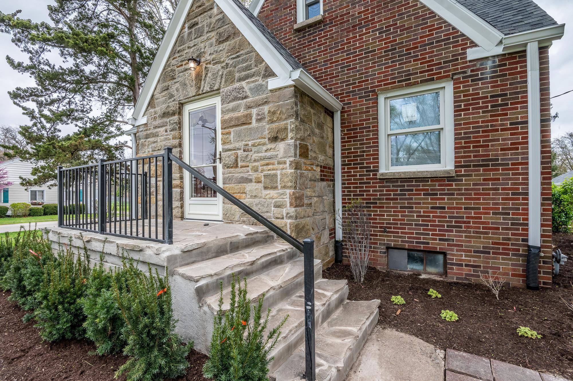 1905 Reckeweg Road Fort Wayne, IN 46804 - Photo 3 of 35