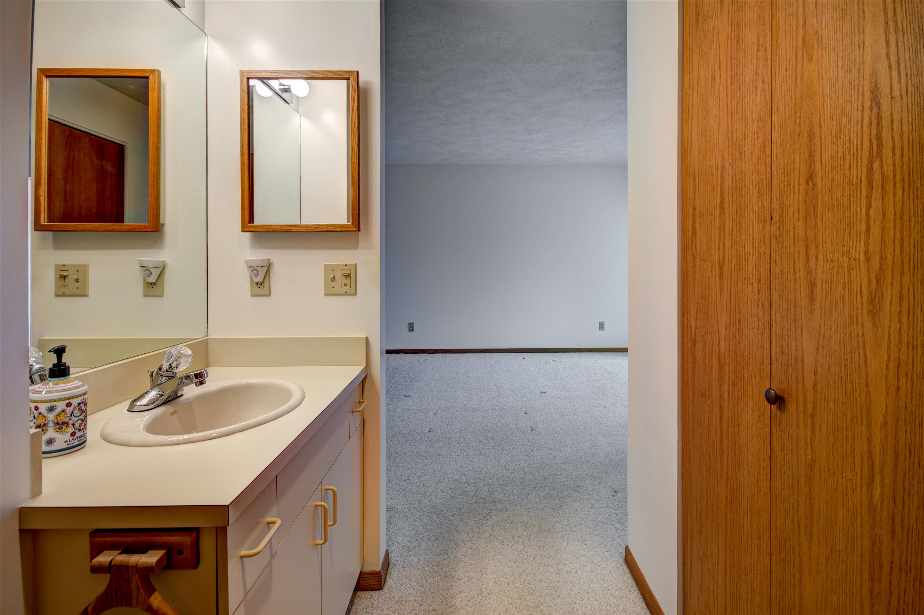 2203 East Hammond Road Traverse City, MI 49686 - Photo 26 of 39 1910876-25.JPG