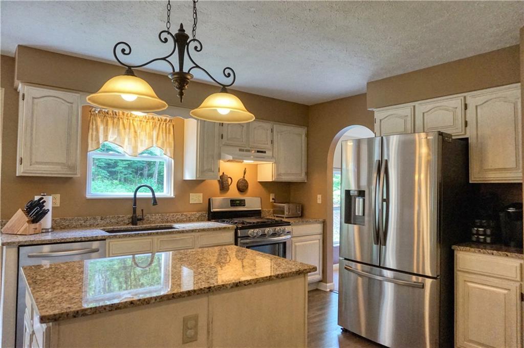 1123 Rural Ridge Drive Cheswick, PA 15024 - Photo 10 of 21 You will love this fully equipped kitchen ready for those gourmet meals!