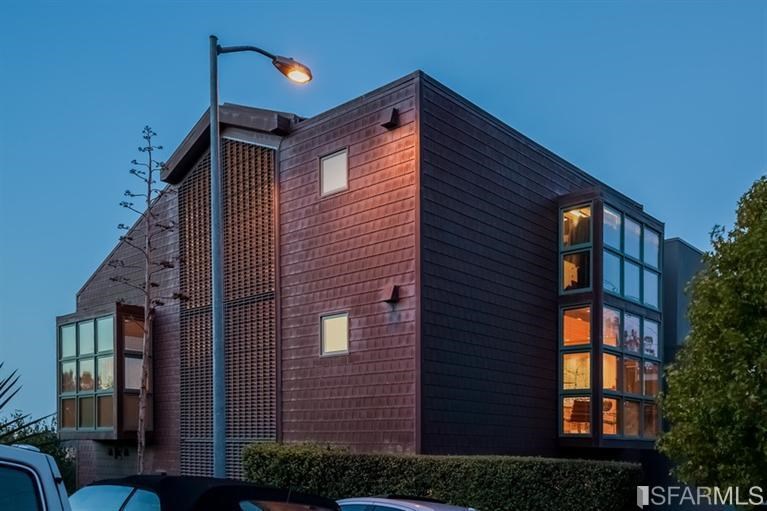 171 Ripley Street San Francisco, CA 94110 - Photo 3 of 10 a front view of a house