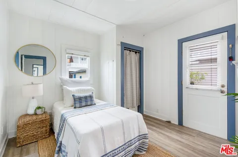 $1,298,900 | 1025 2nd Street, Hermosa Beach, CA 90254