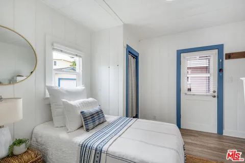 $1,298,900 | 1025 2nd Street, Hermosa Beach, CA 90254