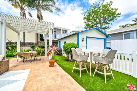 $1,298,900 | 1025 2nd Street, Hermosa Beach, CA 90254