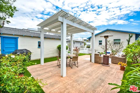 $1,298,900 | 1025 2nd Street, Hermosa Beach, CA 90254