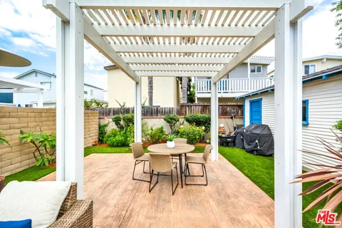 $1,298,900 | 1025 2nd Street, Hermosa Beach, CA 90254