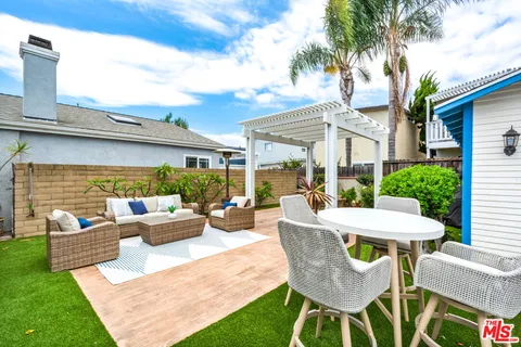 $1,298,900 | 1025 2nd Street, Hermosa Beach, CA 90254