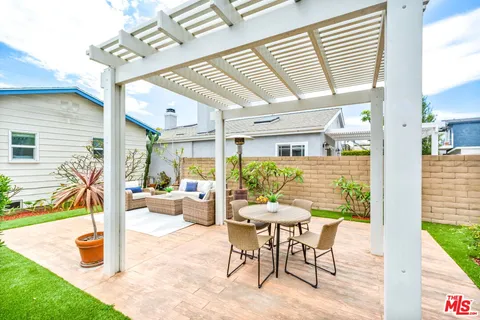 $1,298,900 | 1025 2nd Street, Hermosa Beach, CA 90254