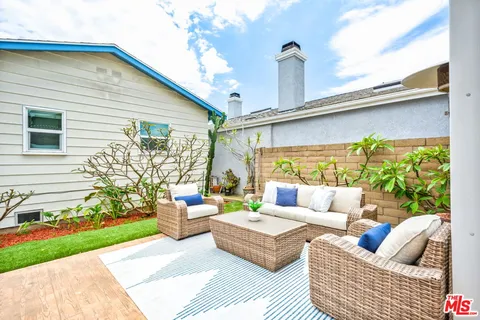 $1,298,900 | 1025 2nd Street, Hermosa Beach, CA 90254