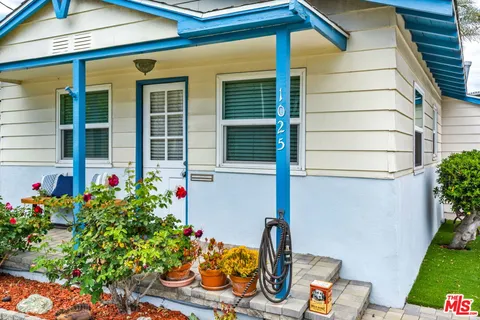 $1,298,900 | 1025 2nd Street, Hermosa Beach, CA 90254