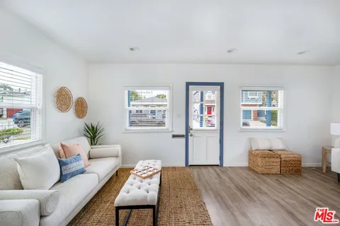 $1,298,900 | 1025 2nd Street, Hermosa Beach, CA 90254