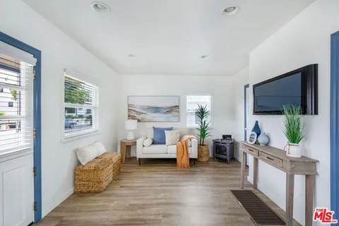 $1,298,900 | 1025 2nd Street, Hermosa Beach, CA 90254