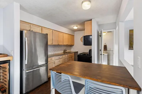 $250,000 | 4453 Cedar Lake Road, St. Louis Park, MN 55416