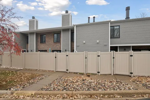 $250,000 | 4453 Cedar Lake Road, St. Louis Park, MN 55416