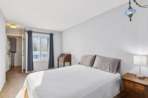 $250,000 | 4453 Cedar Lake Road, St. Louis Park, MN 55416