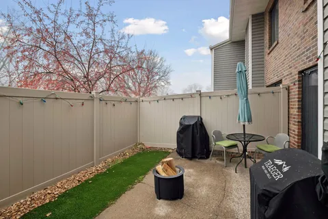 $250,000 | 4453 Cedar Lake Road, St. Louis Park, MN 55416