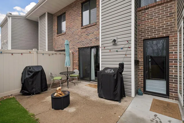 $250,000 | 4453 Cedar Lake Road, St. Louis Park, MN 55416