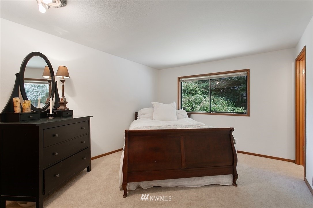 21221 Shell Valley Road Edmonds, WA 98026 - Photo 12 of 20