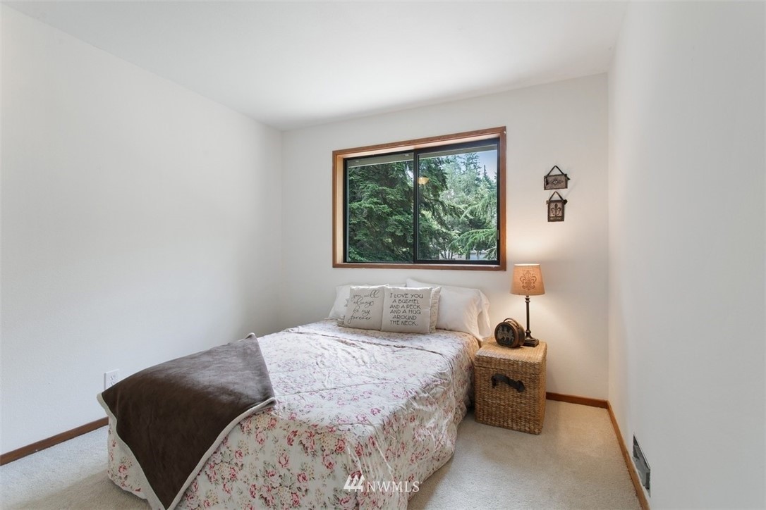 21221 Shell Valley Road Edmonds, WA 98026 - Photo 14 of 20