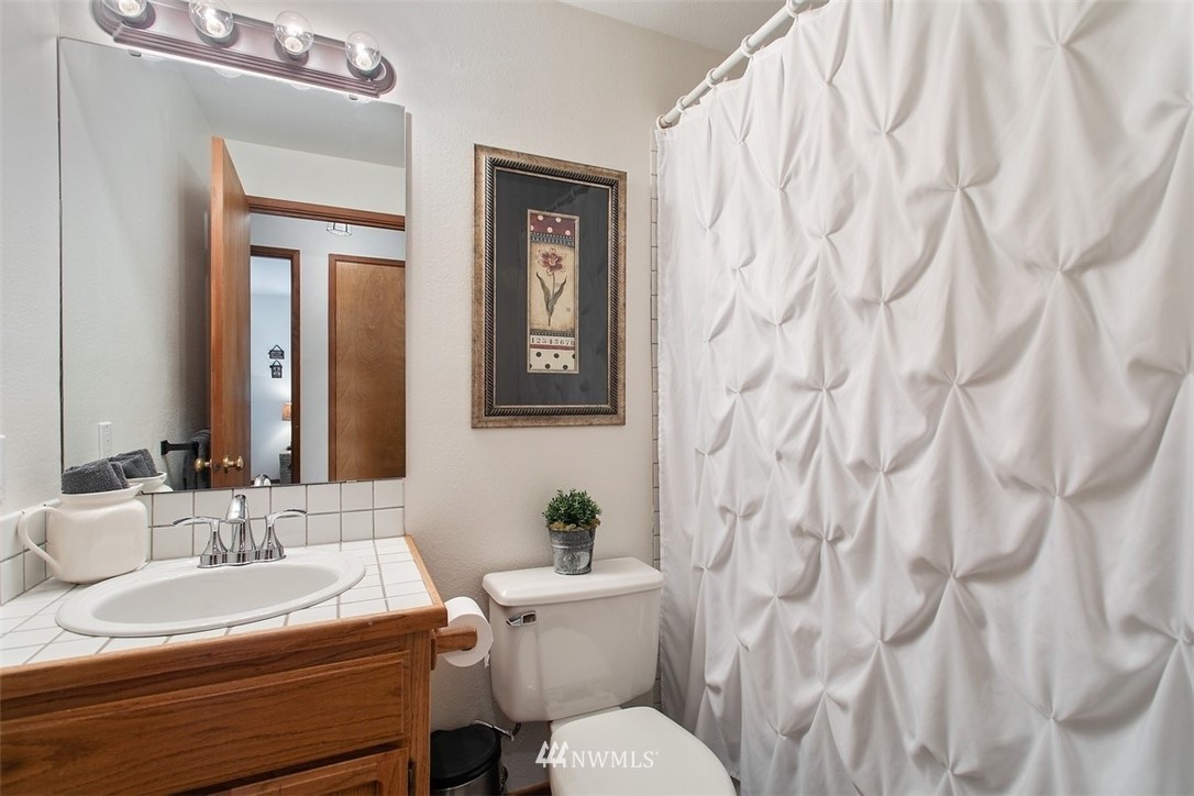 21221 Shell Valley Road Edmonds, WA 98026 - Photo 15 of 20