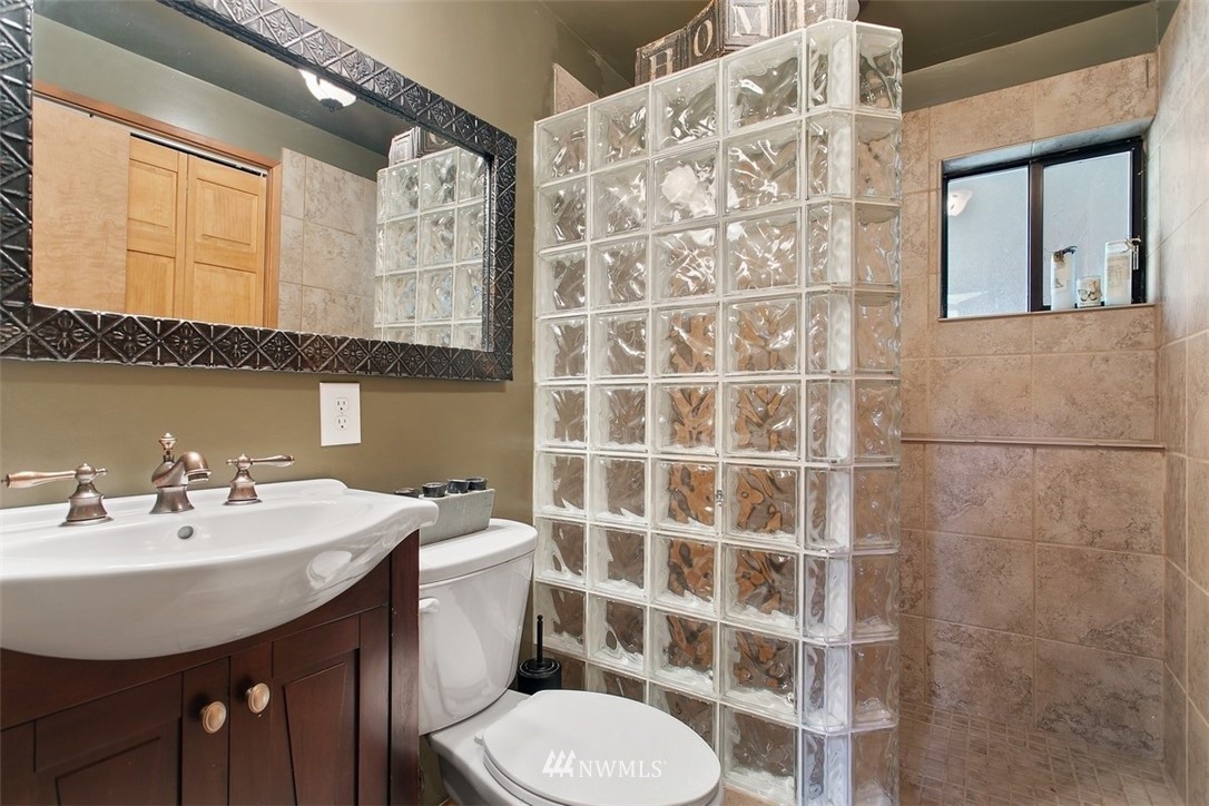 21221 Shell Valley Road Edmonds, WA 98026 - Photo 16 of 20