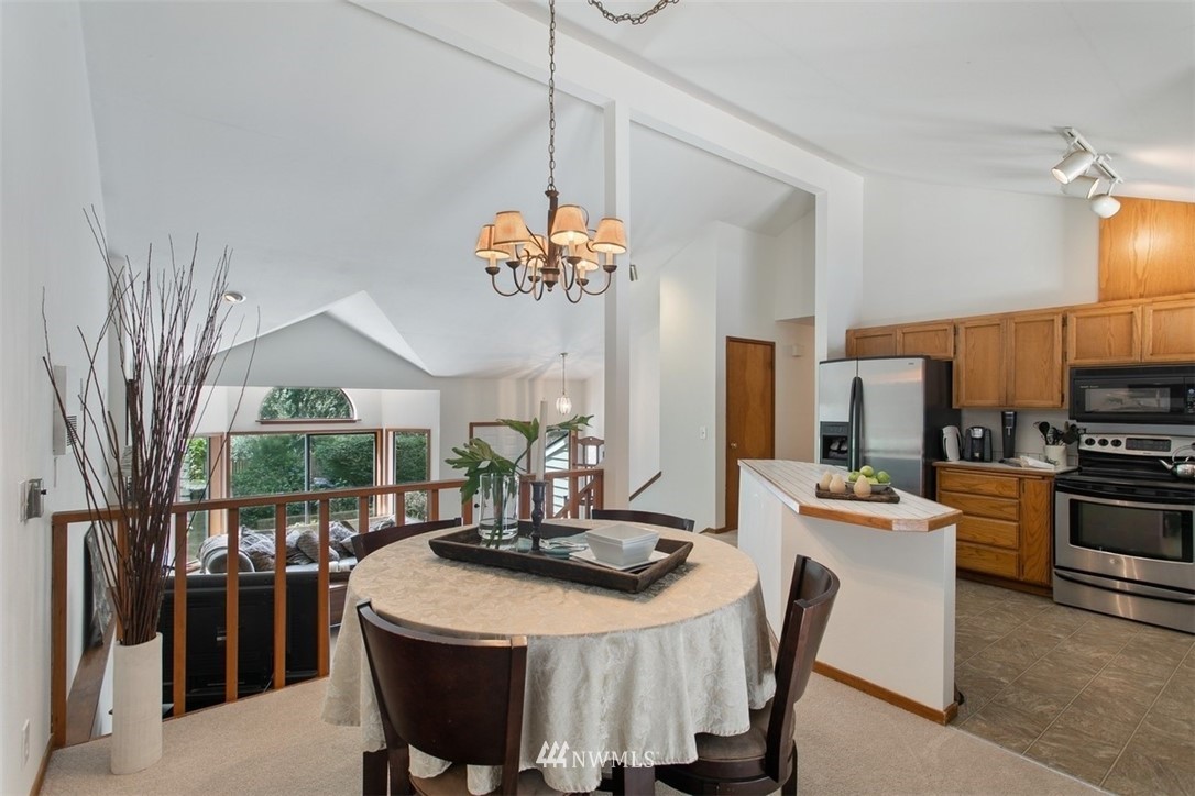 21221 Shell Valley Road Edmonds, WA 98026 - Photo 6 of 20