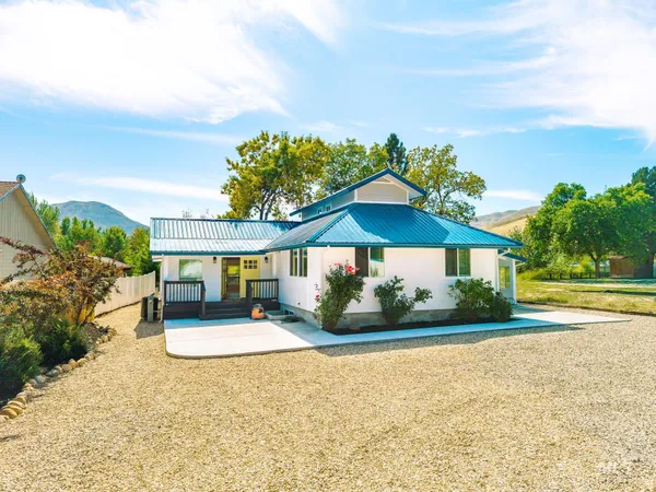 $659,000 | 115 Payette River Avenue, Horseshoe Bend, ID 83629