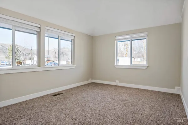 $659,000 | 115 Payette River Avenue, Horseshoe Bend, ID 83629